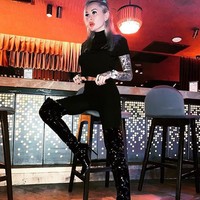 Irina sendiri dikenal sebagai selebgram dan memiliki lebih dari 50.000 pengikut. Suaminya Mykola adalah bek untuk tim Super Lig Turki Çaykur Rizespor. Foto: Instagram @Irina_moroziuk