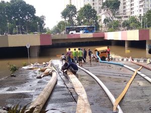 PUPR Kirim 3 Pompa Bereskan Banjir Underpass Kemayoran