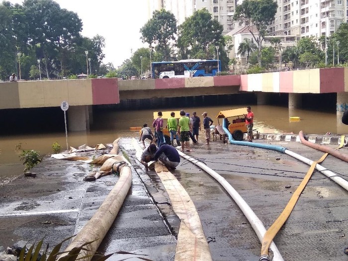Underpass Kemayoran Banjir