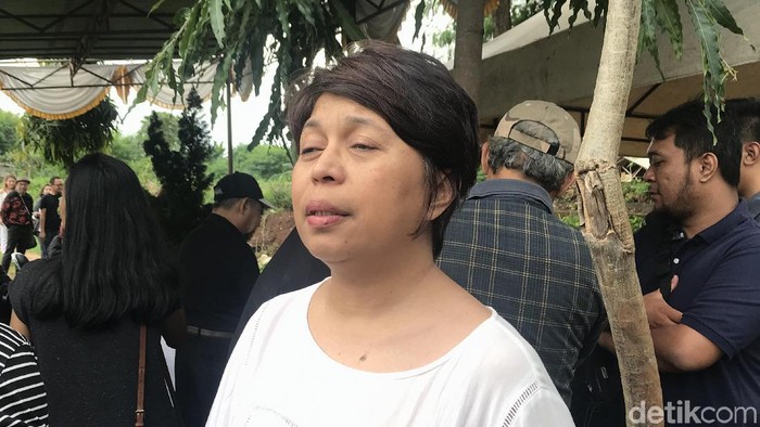 Pemakaman Anak Karen Pooroe di TPU Tanah Kusir, Jakarta