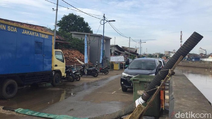 Banjir di Kampung Pulo Jaktim surut pada Minggu (9/2) pagi