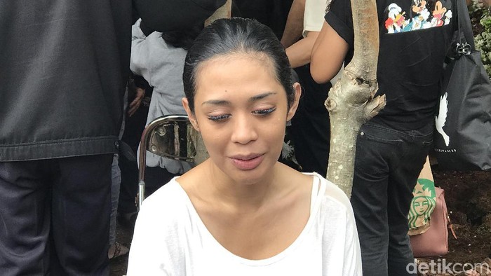 Pemakaman Anak Karen Pooroe di TPU Tanah Kusir, Jakarta