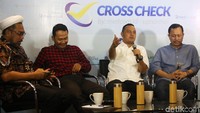 Selain Ngabalin, diskusi tersebut juga dihadiri oleh Pengamat Terorisme UI Ridlwan Habib,  Ketua Komnas HAM Ahmad Taufan Damanik, dan anggota Komisi I DPR Willy Aditya.
