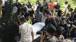 Pemakaman Anak Karen Pooroe Diwarnai Tangisan Keluarga