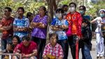 Potret Tangis Keluarga Korban Penembakan di Thailand