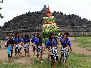 Tradisi Ruwat Rawat Borobudur di Magelang