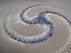 Ketika Bebatuan Disulap Jadi Pola Geometris yang Keren