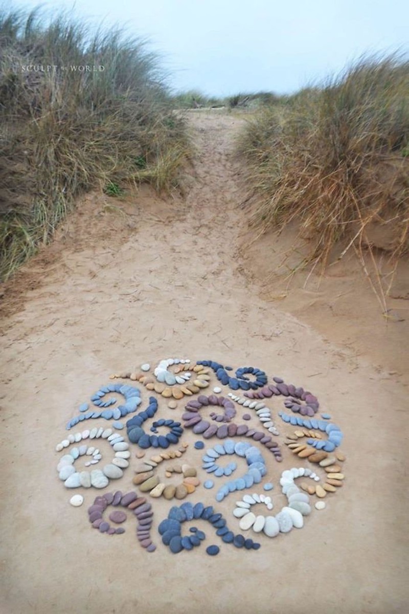 karya seni geometris dari bebatuan