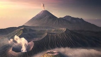 Fotografer asal China, Tony Wang, mengabadikan lansekap dari Tanah Air tercinta yakni di Taman Nasional Gunung Bromo. Tony Wang/The International Landscape Photographer of The Year.