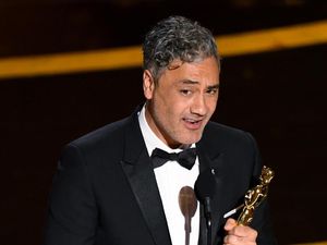 Best Adapted Screenplay, Jojo Rabit Kalahkan Joker