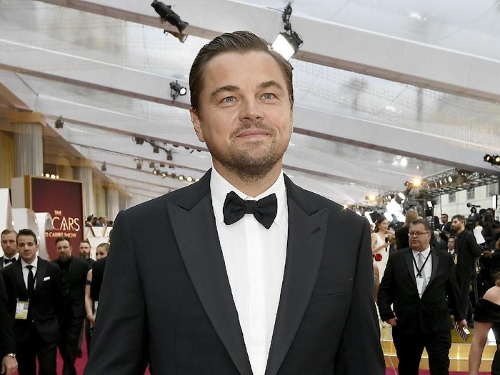 HOLLYWOOD, CALIFORNIA - FEBRUARY 09: Leonardo DiCaprio  attends the 92nd Annual Academy Awards at Hollywood and Highland on February 09, 2020 in Hollywood, California. (Photo by Kevork Djansezian/Getty Images)