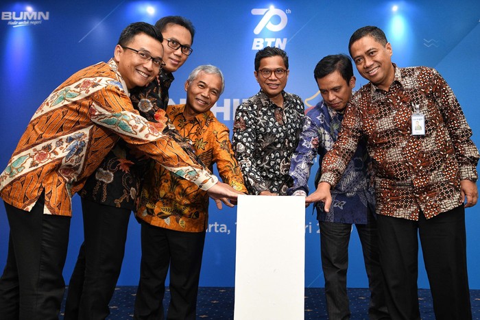 Bisa punya Rumah Gampang dengan Program Ini Lho Bank BTN baru saja memperkenalkan produk baru BTN hasil bundling KPR dan Tabungan untuk perseorangan ataupun instansi. Apa saja sih keuntungannya?