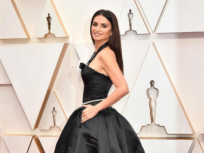 HOLLYWOOD, CALIFORNIA - FEBRUARY 09: PenÃ©lope Cruz attends the 92nd Annual Academy Awards at Hollywood and Highland on February 09, 2020 in Hollywood, California. (Photo by Amy Sussman/Getty Images)