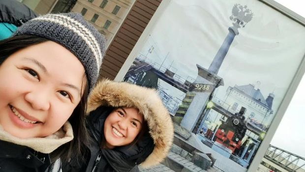 Dania Wie dan kakaknya menikmati musim dingin di Rusia dengan kereta Trans Siberia.
