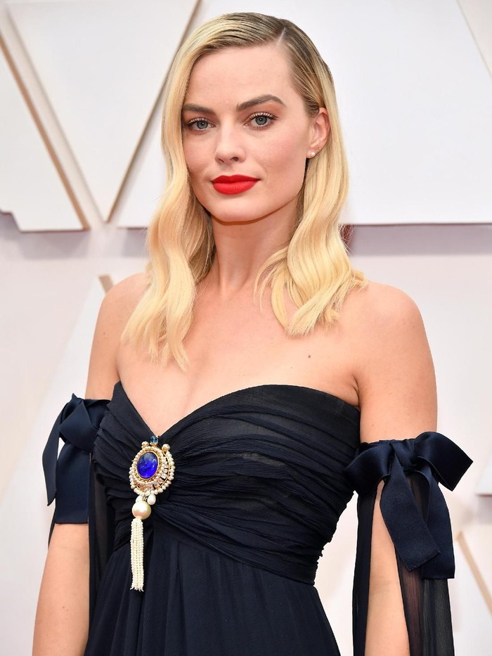 Margot Robbie HOLLYWOOD, CALIFORNIA - FEBRUARY 09: Margot Robbie attends the 92nd Annual Academy Awards at Hollywood and Highland on February 09, 2020 in Hollywood, California. (Photo by Amy Sussman/Getty Images)