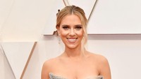 Selanjutnya ada Scarlett Johansson yang kerap berpuasa atau tak makan hingga 12 jam. Amy Sussman/Getty Images