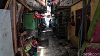 Lokalisasi ini bertambah padat ketika Kalijodo digusur pada tahun 2016 silam. 