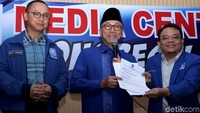 Zulkifli Hasan (Zulhas) resmi mendaftar sebagai calon Ketua Umum (caketum) PAN, Senin (10/2/2020).