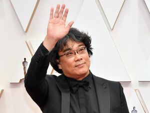 Netflix Garap Film Dokumenter Kehidupan Sutradara Bong Joon-ho