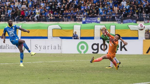 Geoffrey Castillion belum mampu mencetak gol usai resmi teken kontrak di Persib. (