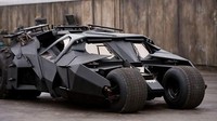 Batmobiles, telah melampaui generasi dan tetap keren. Namun Tetapi Batmobile Tumbler yang muncul dalam seri Batman Begins dan The Dark Knight karya Christopher Nolan adalah Batmobile yang paling signifikan secara visual dan teknis sejak versi 1960-an yang dirancang oleh George Barris. Foto: Warner Bross
