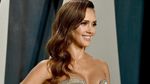 Penampilan Seksi Jessica Alba di Vanity Fair Oscar Party