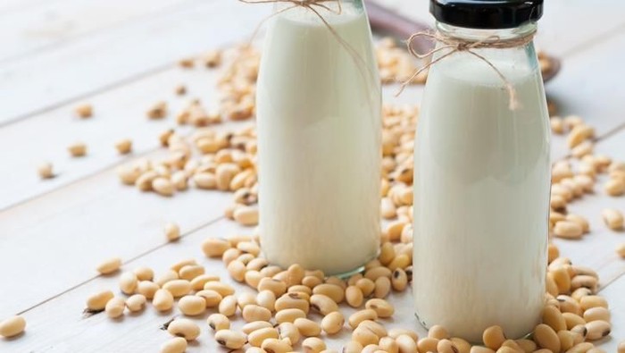 susu kedelai Healthy hazelnut drink (smoothie) - horizontal