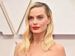 Captain Marvel dan Harley Quinn Berkilau di Oscar 2020