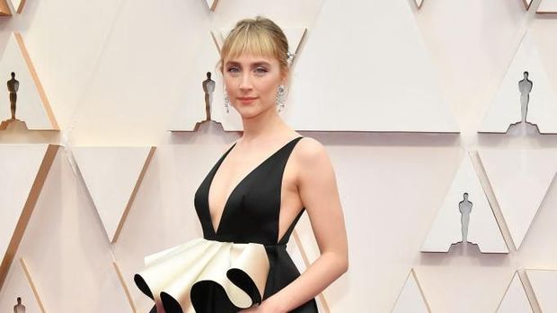Saoirse Ronan HOLLYWOOD, CALIFORNIA - FEBRUARY 09: Saoirse Ronan attends the 92nd Annual Academy Awards at Hollywood and Highland on February 09, 2020 in Hollywood, California. (Photo by Amy Sussman/Getty Images)