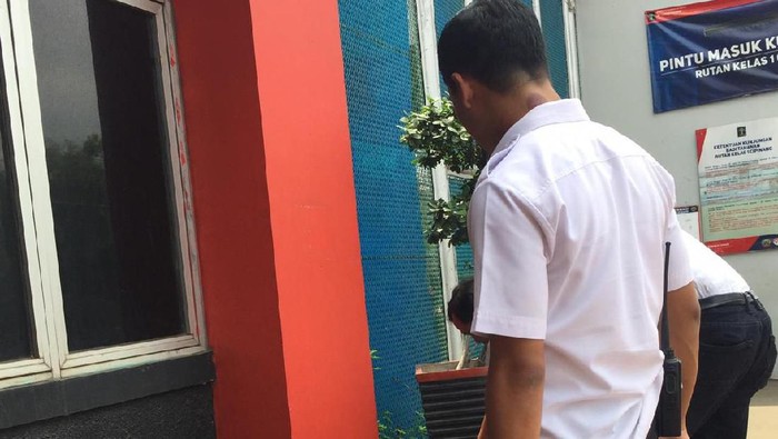 Polisi Olah TKP di Rutan Cipinang