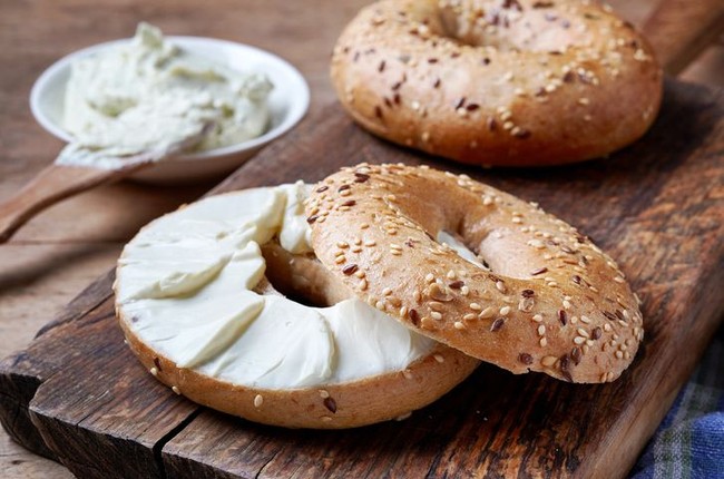 Bagel hingga Sushi, Ini 5 Makanan Favorit Anak Kylie Jenner