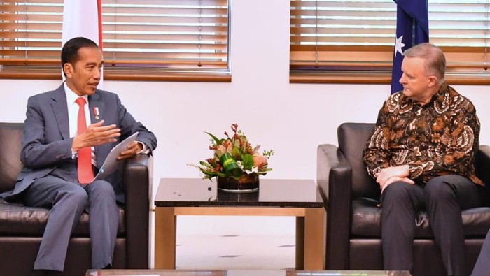 Presiden Joko Widodo (Jokowi) bersama Ketua Partai Buruh Australia Anthony Albanese
