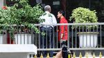 Gaya Gibran Rakabuming Saat Tiba di DPP PDIP Jakarta