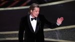 Meme-able! Pose Kocak Brad Pitt Usai Juara Oscar 2020