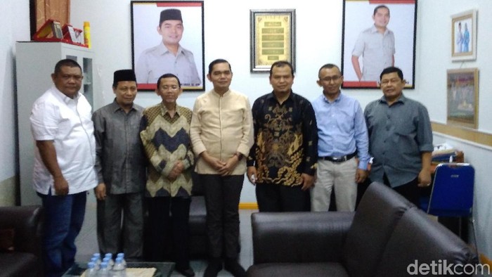 Datuk Haris Molana-detikcom/ PKS Sumut bertemu Wakil Ketua DPRD Medan dari Gerindra yang juga bakal calon walkot Medan Ihwan Ritonga