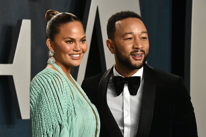 BEVERLY HILLS, CALIFORNIA - FEBRUARY 09: Chrissy Teigen and John Legend attend the 2020 Vanity Fair Oscar Party hosted by Radhika Jones at Wallis Annenberg Center for the Performing Arts on February 09, 2020 in Beverly Hills, California. (Photo by Frazer Harrison/Getty Images)