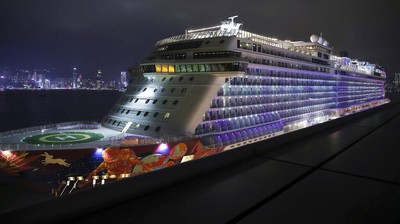 Negatif Corona, Ribuan Penumpang Kapal Pesiar World Dream Diturunkan
