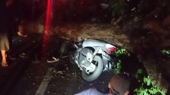 Korban tertimpa pohon di Sleman, Rabu (5/2/2020)