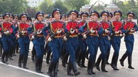 Walau demikian, Transnistria memiliki konstitusi, pemerintahan, militer, mata uang dan paspor layaknya sebuah negara. Karena tak ada yang mengakui, paspor penduduknya pun tak berguna. (BBC/Getty Images)