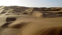 Rubal Khali, salah satu padang pasir di Abu Dhabi yang menjadi planet Jakku di film Star Wars di The Force Awakens. Dalam film, di sinilah terparkir Milennium Falcon. (AFP)