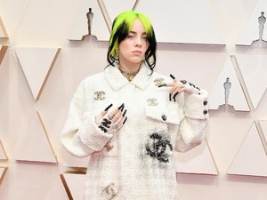 Pakai Bikini, Billie Eilish Curhat Sakit Hati Dihujat Netizen