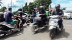 Bahaya! Perlintasan KA Rawa Buaya Tanpa Palang Pintu