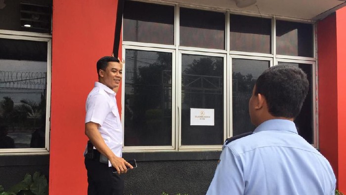 Polisi Olah TKP di Rutan Cipinang