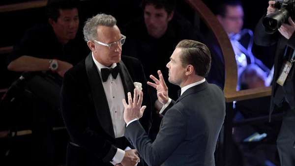 Brad Pitt Juara, Apa Perbincangan Tom Hanks dan Leonardo DiCaprio Brad Pitt Juara, Apa Perbincangan Tom Hanks dan Leonardo DiCaprio