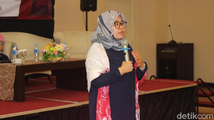 Titin Rosmasari,