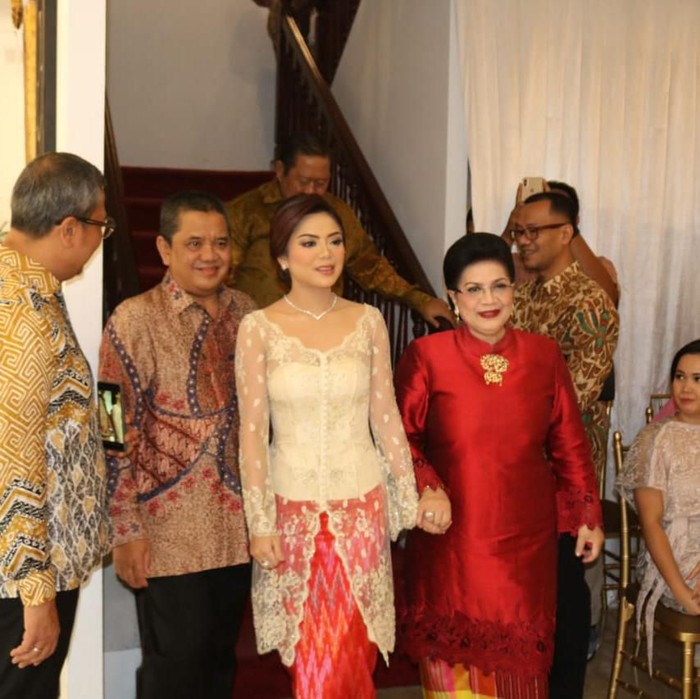 Lamaran anak Mbak Tutut, Danny Rukmana (Dok. Istimewa) Lamaran anak Mbak Tutut, Danny Rukmana (Dok. Istimewa)