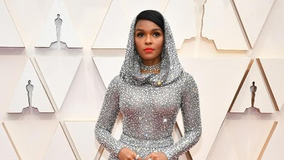Mewah, Aktris Ini Pakai Gaun Bertabur 168 Ribu Kristal di Oscar 2020