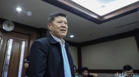 Kock Meng memberikan uang Rp 45 juta dan SGD 11 ribu ke Nurdin Basirun. Uang suap itu bertujuan agar Nurdin membantu Kock Meng memberikan izin usahanya di laut Kepri.