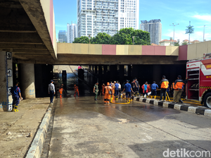 Jurus Basuki Bereskan Banjir Underpass Kemayoran