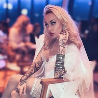  “Menurut Pasal 338 KUHP Ukraina, penyalahgunaan simbol negara dapat dihukum dengan denda hingga 50 pendapatan minimum bebas pajak, atau penangkapan hingga 6 bulan atau tiga tahun,” kaya seorang pengacara Ukraina, Yuriy Yurchenko . Foto: Instagram